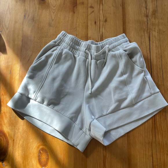 Varley Pants - Varley DoubleSoft Taupe Shorts (S)